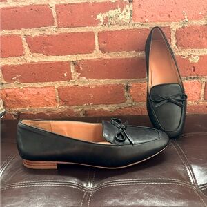 Women’s Black Loafers, Bowtie Accent, Almond Shaped Toe, Near New, Size9